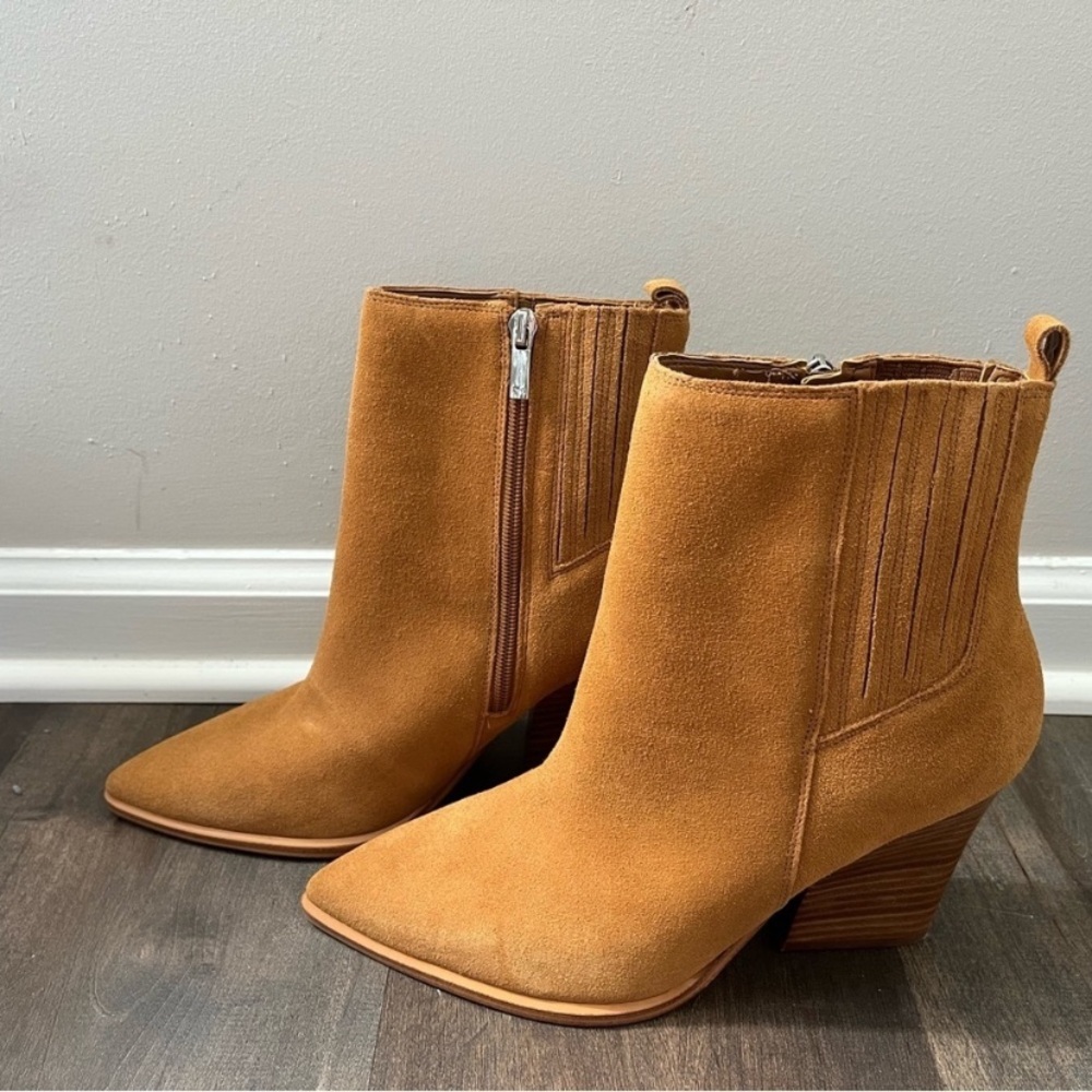 Marc Fisher Heeled Western Suede Bootie Women’s sz 9